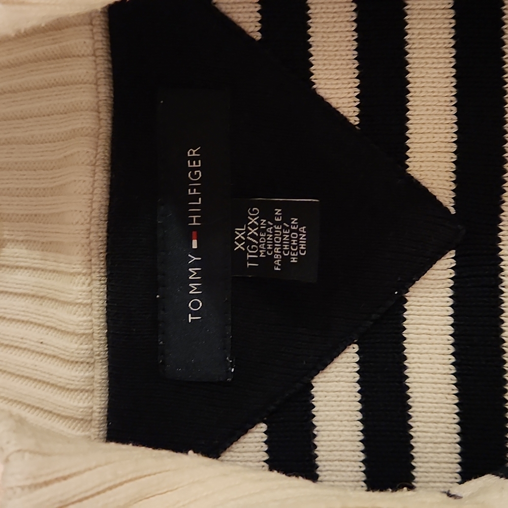 XXL Tommy Hilfiger sweater, neck zip